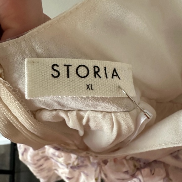 NWT VICI ONCE UPON A LOVE FLORAL CHIFFON FLUTTER SLEEVE MINI DRESS - Picture 4 of 6